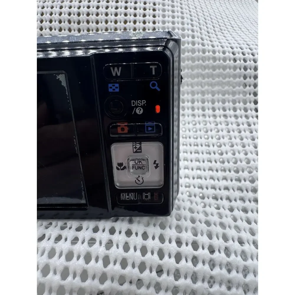 Olympus FE-5020 12MP Digital Camera 5x Zoom LCD Damaged Powers On For Parts